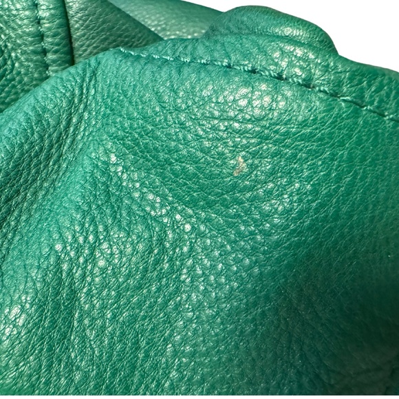 Kate Spade Little Minka Cobble Hill slouchy bag in vibrant emerald - Picture 4 of 9